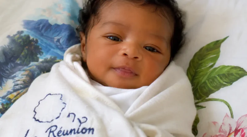 Bébé né à La Réunion