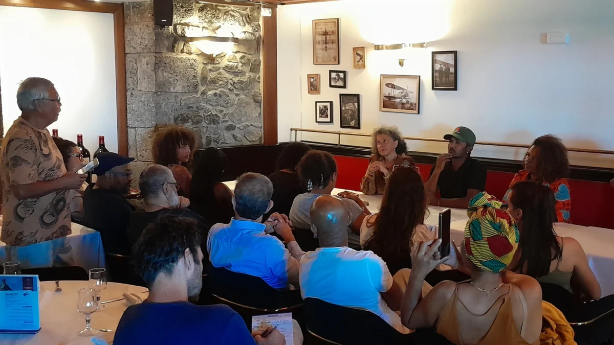 Conférence suite tribune