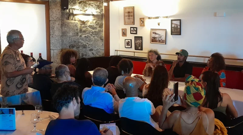 Conférence suite tribune