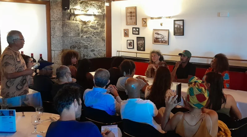 Conférence suite tribune