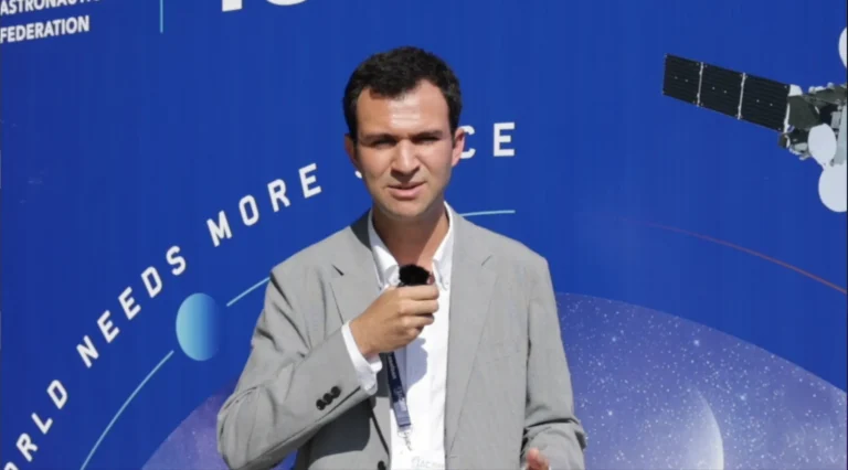 Simon Maillot espace